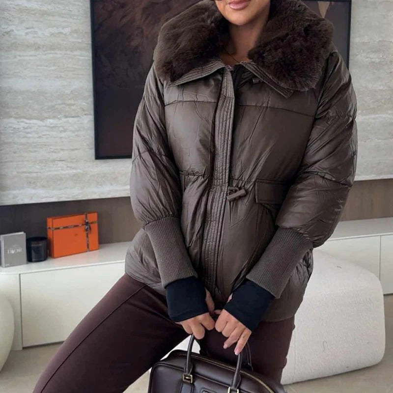 LIVANNA / CHAQUETA ACOLCHADA ENTALLADA CON CUELLO DE PELO Y CINTURÓN AJUSTABLE